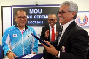 BAM president Tengku Tan Sri Mahaleel Tengku Ariff and BKA chief executive director Kim Joong-soo (left) sharing a light moment after the MoU signing in Bukit Kiara on Wednesday. Looking on is Datuk Dr Mohd Al-Amin Abdul Majid, BAM deputy president.