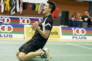 Soo Teck Zhi beat Luis Ramon Garrido of Mexico 21-11, 21-12 in the second round and will meet Yang Sheng Jie of Taiwan today.