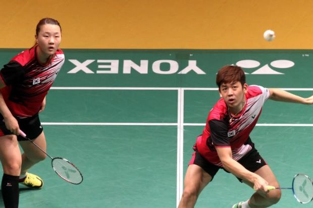 The Korean mixed doubles pair Lee Yong-dae (right) and Shin Seung-chan in action in the first round of the Maybank Malaysian Open on Jan 15, 2014. Yond-dae's primary objective this year is to do well in the Asian Games.