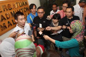 Lee Chong Wei speaking to the media after receiving a cheque worth RM80,000 from the Badminton Association of Malaysia at the Juara Stadium in Bukit Jalil on Thursday. — ART CHEN / The Star