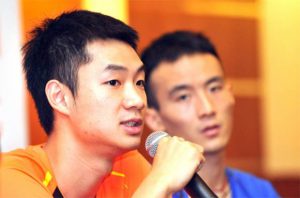 Wang Zhengming (left) and Du Pengyu at 2012 Singapore Open