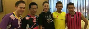 Looks like Lin Dan's wife - Xie Xinfang (middle) will give birth pretty soon.