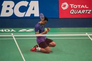 Can someone tell me whether Tommy Sugiarto is really so good? Or Lin Dan has already in decline from his peak.