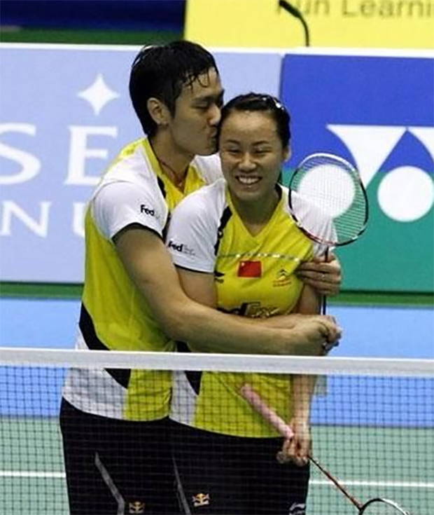 Zhang Nan (left) and Zhao Yunlei are the world's best mixed doubles badminton players.
