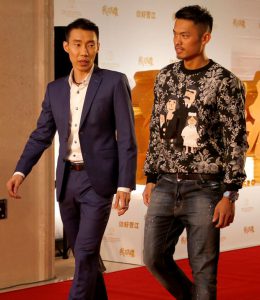 Perhaps it's good time for both Lee Chong Wei and Lin Dan to take a short break before the busy 2016 season. (photo: Xinhua)