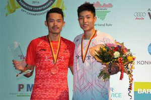 Lin Dan and Chou Tien Chen pose for pictures after their Men's Singles Final match at the German Open. (photo: badminton.de)