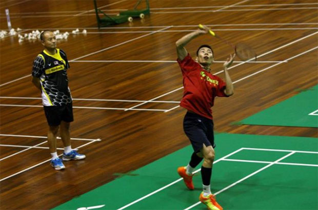 Lee Chong Wei and other Malaysian badminton player receive training at Juara Stadium, Bukit Kiara. (photo: BAM)