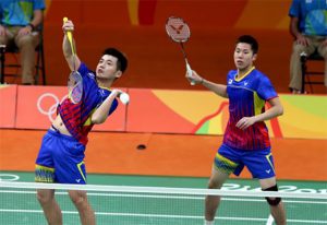 Tan Wee Kiong (L) and Goh V Shem will play Fu Haifeng-Zhang Nan in their last group match. (photo: AFP)
