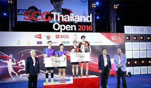 Tan Kian Meng-Lai Pei Jing stand on the podium of 2016 Thailand Open. (photo: Granular)