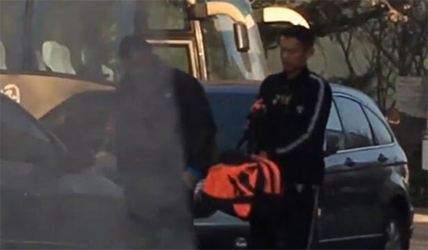 Lin Dan arrives at the China national physical fitness training center.