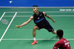 Lee Chong Wei beats Hu Yun of Hong Kong in the 2017 Malaysia Open second round. (photo: AFP)