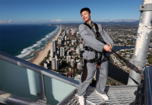 Shi Yuqi poses at the SkyPoint climb in Gold Coast, Australia. (photo: Chris Hyde)