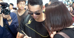 Lin Dan departs for Glasgow.