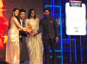PV Sindhu and Kidambi Srikanth accept the TOISA awards. (photo: rajeshkalra)