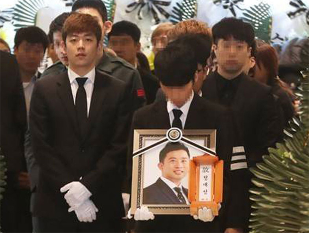 Lee Yong-Dae pays emotional tributes to Jung Jae-Sung.