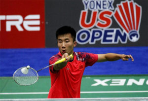 Lu Guangzu returns a shot from Suppanyu Avihingsanon of Thailand at the 2018 US Open. (photo: AP)