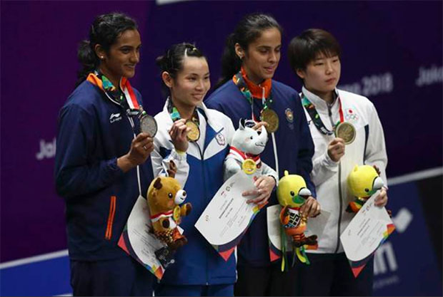 PV Sindhu, Tai Tzu Ying, Saina Nehwal, Akane Yamaguchi (from left). (photo: AFP)