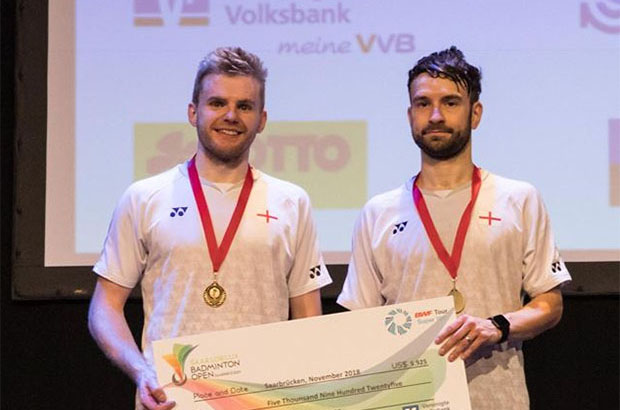 Marcus Ellis/Chris Langridge smile during the award ceremony. (photo: SaarLorLux Open)