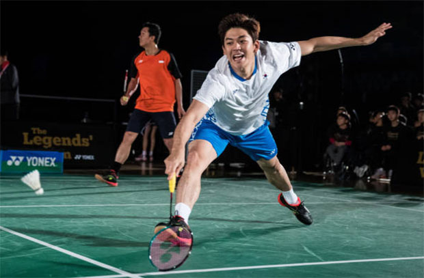 Hope everything will be fine for Lee Yong-Dae (white shirt). (photo: AFP)