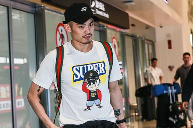 Lin Dan arrives in Wuhan to get ready for the 2019 Badminton Asia Championships. (photo: Sina)