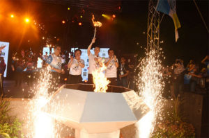 Lee Chong Wei was granted the honor of lighting the Olympic cauldron during the closing ceremony of the Penang Olympic Carnival. (photo: Penang Olympic Carnival)