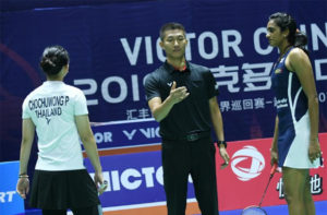 PV Sindhu (R) crashes out of China Open. (photo: Photo Scan)