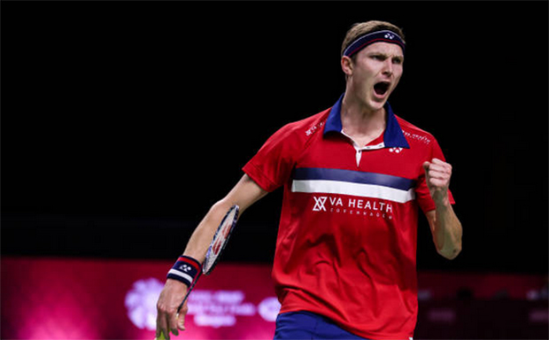 Viktor Axelsen outlasts Lee Zii Jia to stay dominant in 2020 BWF World Tour Finals. (photo: Shi Tang/Getty Images)
