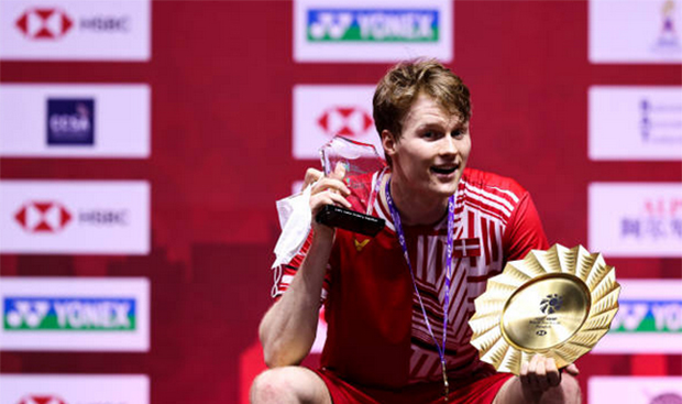 Anders Antonsen wins the 2020 BWF World Tour Finals. (photo: Shi Tang/Getty Images)