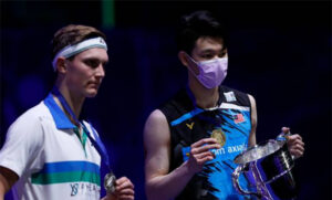 Lee Zii Jia (R) and Viktor Axelsen together on 2021 All England podium. (photo: Adrian Dennis/AFP via Getty Images)