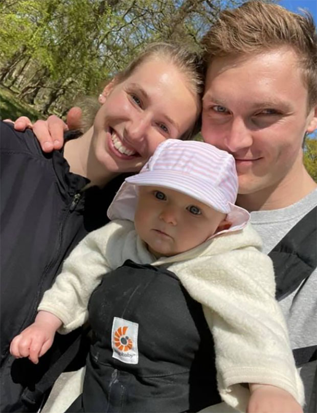 Sweet photo of Victor Axelsen, his girlfriend and his baby daughter. (photo: Viktor Axelsen's Facebook)
