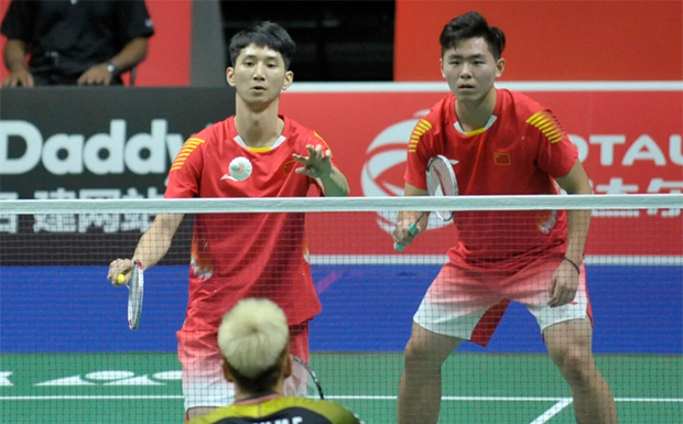 Han Cheng Kai (top left) retires from badminton at 23 years of age. (photo: Weibo)
