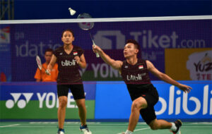 Indonesia's Rinov Rivaldy/Pitha Haningtyas Mentari beat Canadian duo BR Sankeerth/Crystal Lai 21-14, 21-10 in the 2021 Sudirman Cup Group C match. (photo: PBSI)