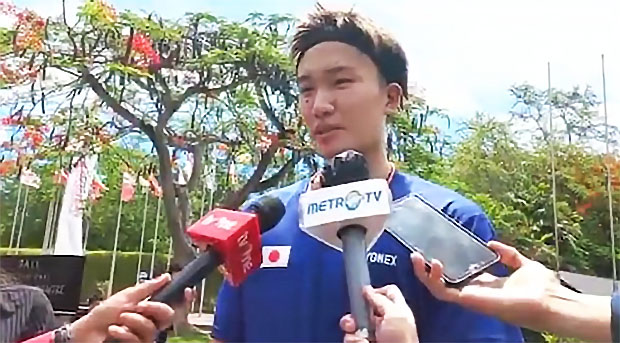Kento Momota is having a lot of fun in Bali ahead of the 2021 Indonesia Masters next week. (photo: Instagram)