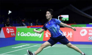 Goh Jin Wei through to the 2022 Kore Open quarter-finals. (photo: Shi Tang/Getty Images)