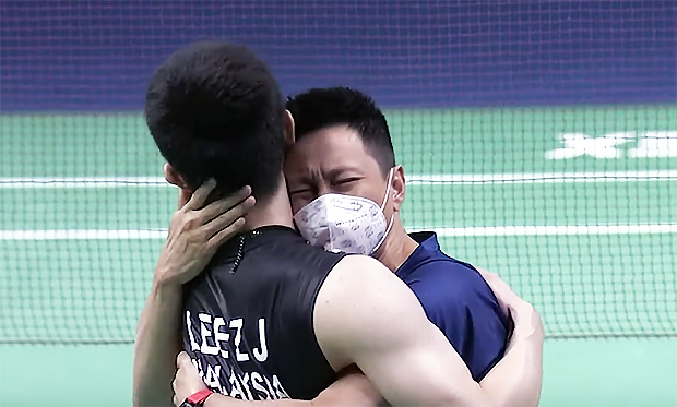 Indra Wijaya couldn't hold back his emotion as he witnessed Lee Zii Jia coming back from 4-11 down in the decider to win the 2022 Thailand Open title.