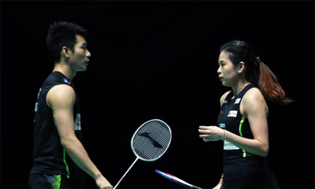 Chan Peng Soon wins the first match over his 13-year mixed doubles partner Goh Liu Ying in the 2022 Indonesia Masters first round. (photo: Shi Tang/Getty Images)