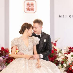Sweet wedding picture of Aaron Chia and Mei Qi. (photo: Facebook)