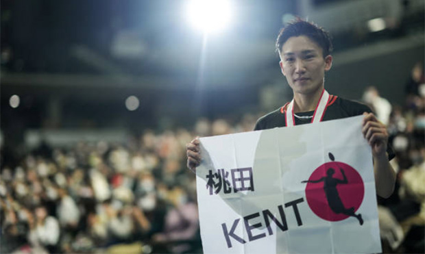 Let's go Kento Momota! The fans need you!! (photo: Shi Tang/Getty Images)