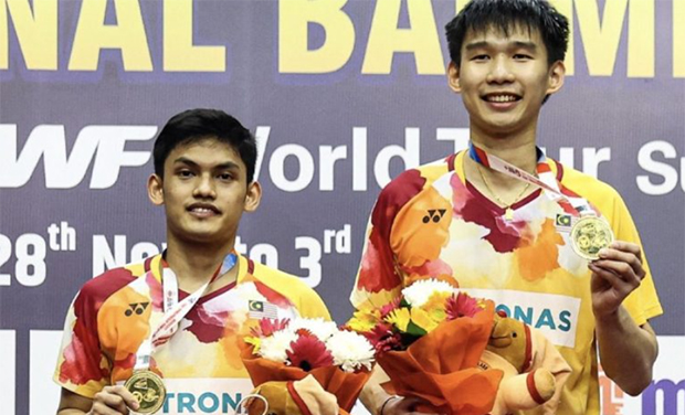 Choong Hon Jian/Muhammad Haikal celebrate their victory at the Guwahati Masters, securing their second title in two weeks. (photo: BAM)
