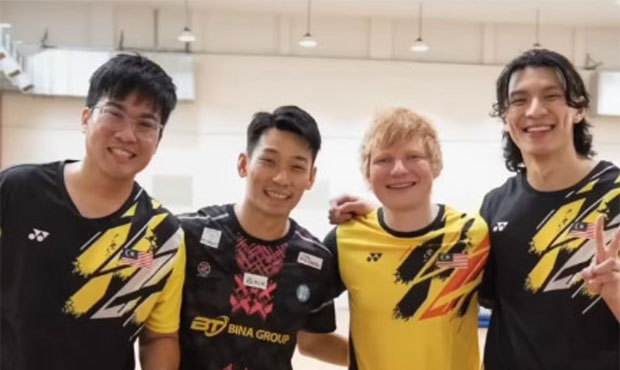 A snapshot featuring Chan Peng Soon and Ed Sheeran. (Photo: Chan Peng Soon's Facebook)
