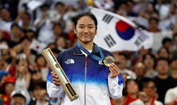 An Se Young wins gold at the 2024 Paris Olympics. (Photo: AFP)