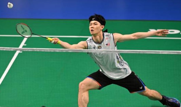 Lee Zii Jia was made to work before advancing to the quarterfinals. (Photo: AFP)