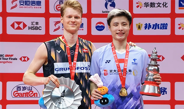 Despite a 2024 season that filled with highs and lows, Shi Yuqi caps off 2024 in style by clinching the prestigious BWF World Tour Finals title. (Photo: BWF)
