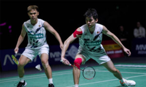 Man Wei Chong and Tee Kai Wun march into the 2025 Malaysia Open semifinals. (Photo: AFP)