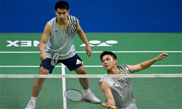 Goh Sze Fei and Nur Izzuddin celebrate their World No.1 in men’s doubles rankings. (Photo: AFP)