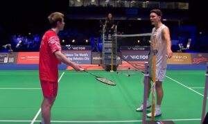 Shi Yuqi exchanges words with Viktor Axelsen during their heated 2025 Denmark Open semi-final match. (Photo: BWF)