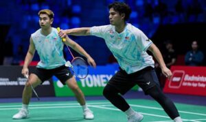 Goh Sze Fei and Nur Izzuddin beat Takuro Hoki and Yugo Kobayashi to enter the second round of the 2025 French Open. (Photo: AFP)