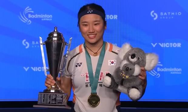 An Se Young celebrates her 10th title of the season at the 2025 Australian Open. (Photo: BWF)