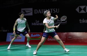Malaysia’s Chen Tang Jie and Toh Ee Wei defeat Terry Hee–Gloria Emanuelle Widjaja to reach the semi-finals of the 2026 Indonesia Masters. (Photo: AFP)